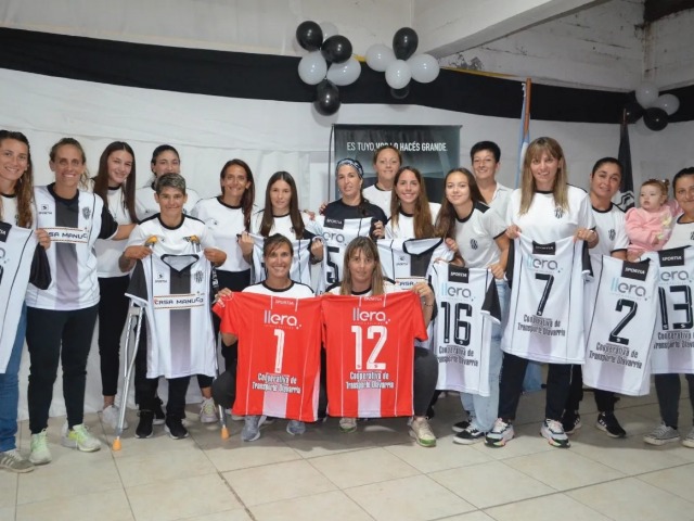 Estudiantes present el equipo femenino de Primera divisin